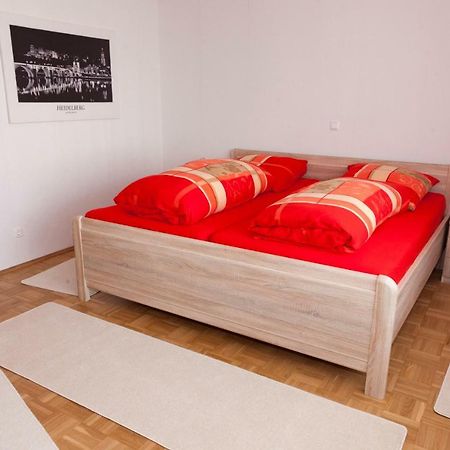 Ferienwohnung Kurrer Plankstadt Екстер'єр фото
